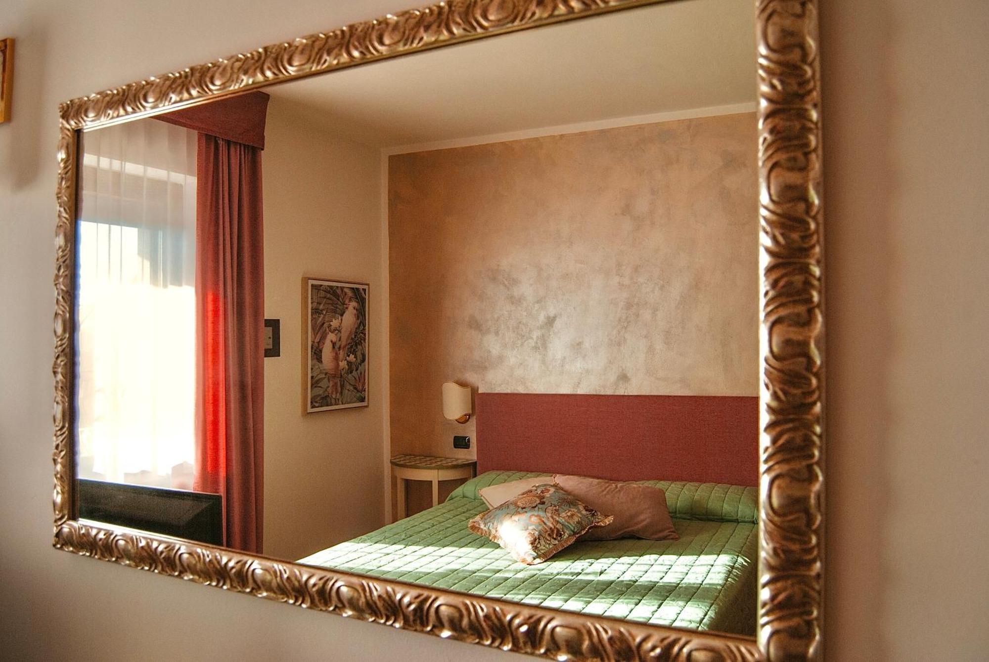 Welcome Traveller Frida'S Rooms Caprino Veronese Dış mekan fotoğraf