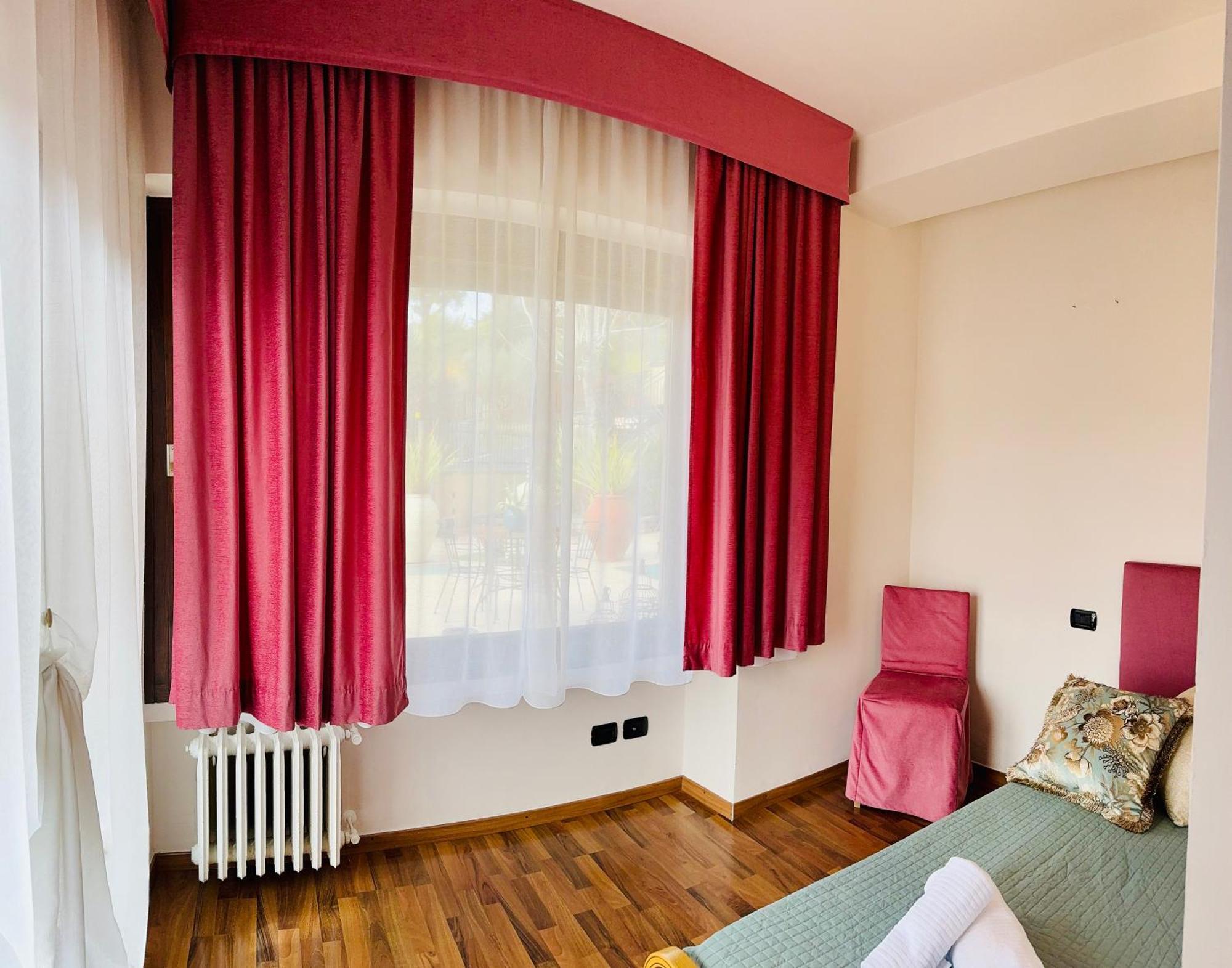 Welcome Traveller Frida'S Rooms Caprino Veronese Dış mekan fotoğraf
