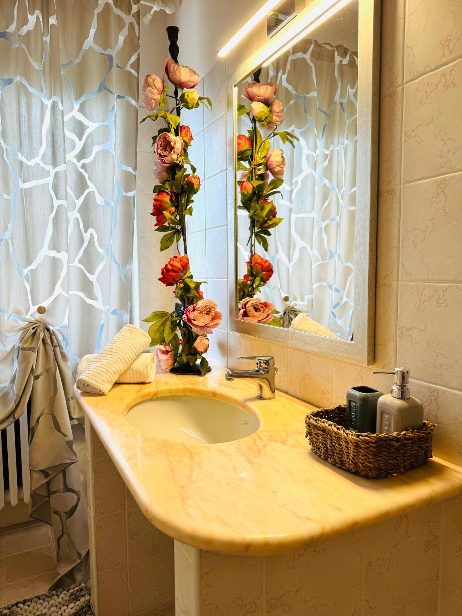 Welcome Traveller Frida'S Rooms Caprino Veronese Dış mekan fotoğraf
