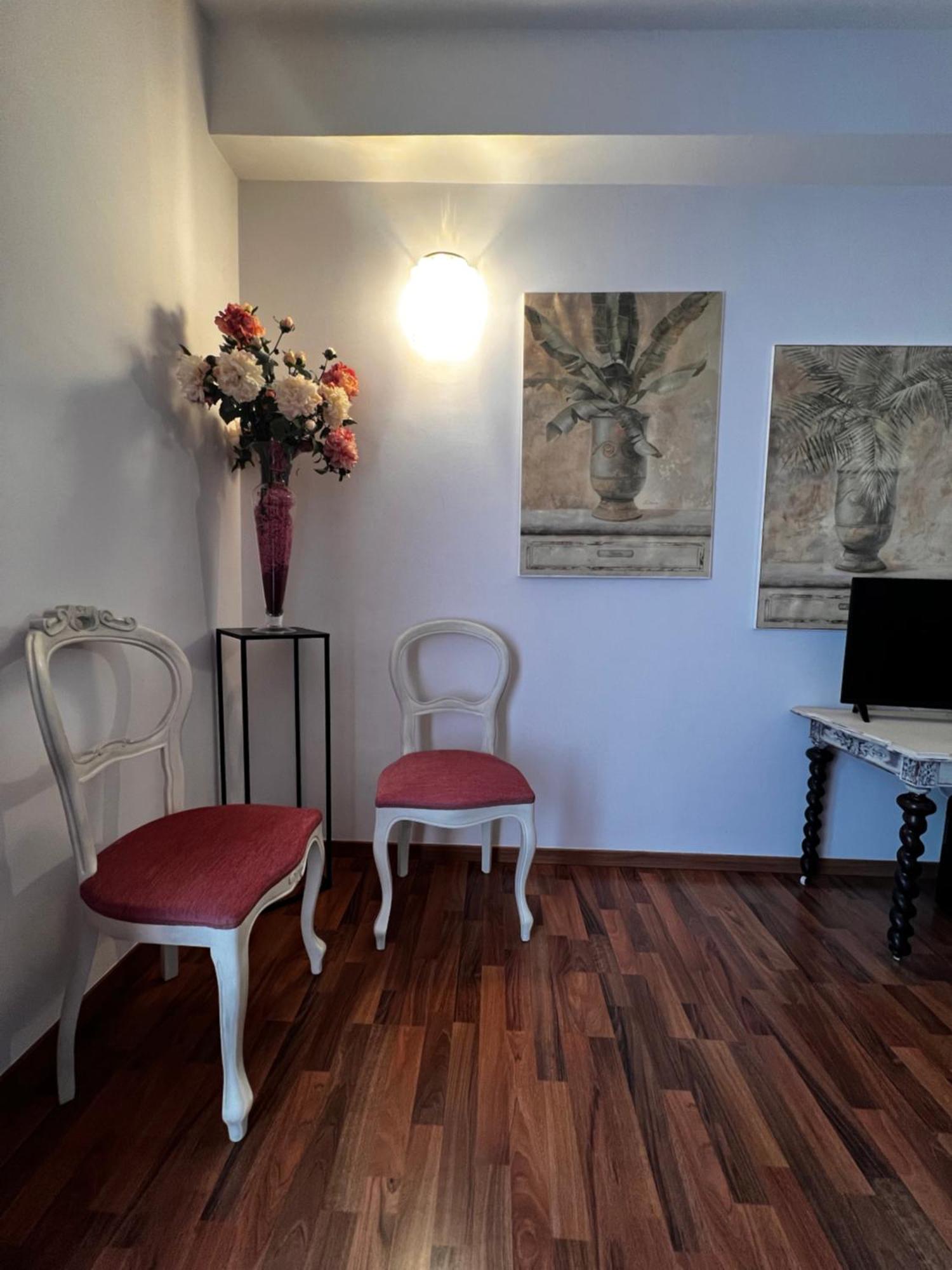 Welcome Traveller Frida'S Rooms Caprino Veronese Dış mekan fotoğraf